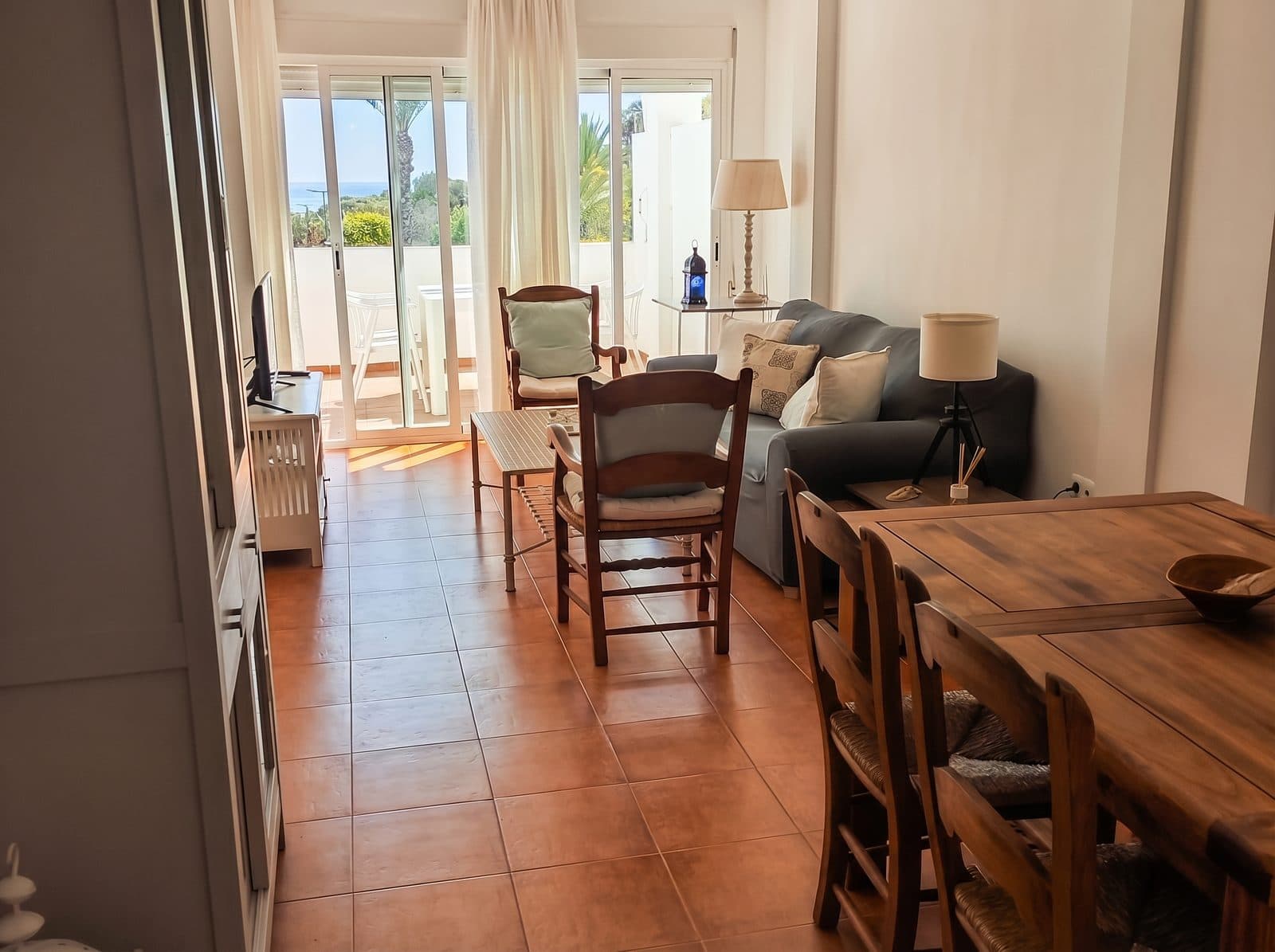 Salon avec canapé-lit